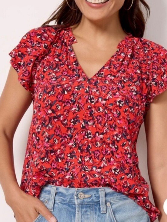 Evereve Tops - Evereve Red Floral Short-Sleeve V-Neck Blouse